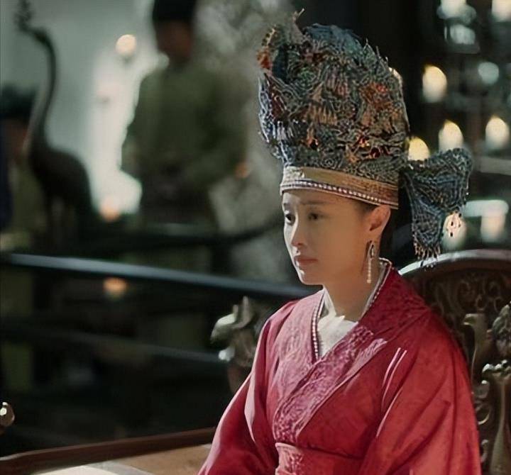 宋朝太后刘娥,遗愿穿皇袍"膈应"宋仁宗,把控朝政11年不称帝