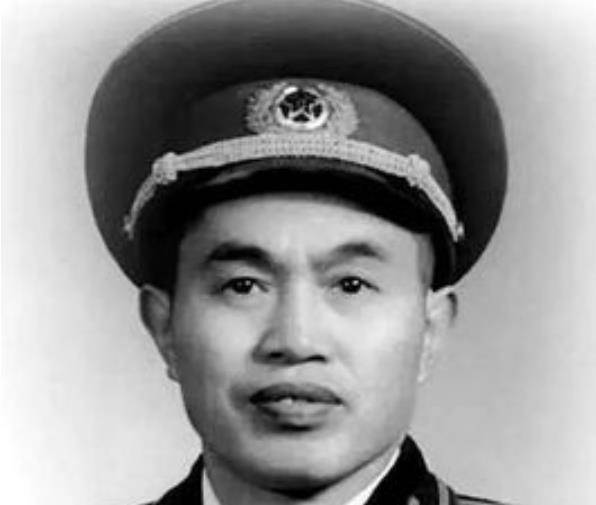 张桃芳与皮定均结缘于朝鲜战争,当年皮定均担任志愿军24军的军长,而