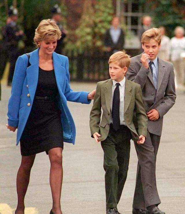 戴安娜公开自己的婚外恋,儿子威廉王子内心很受伤