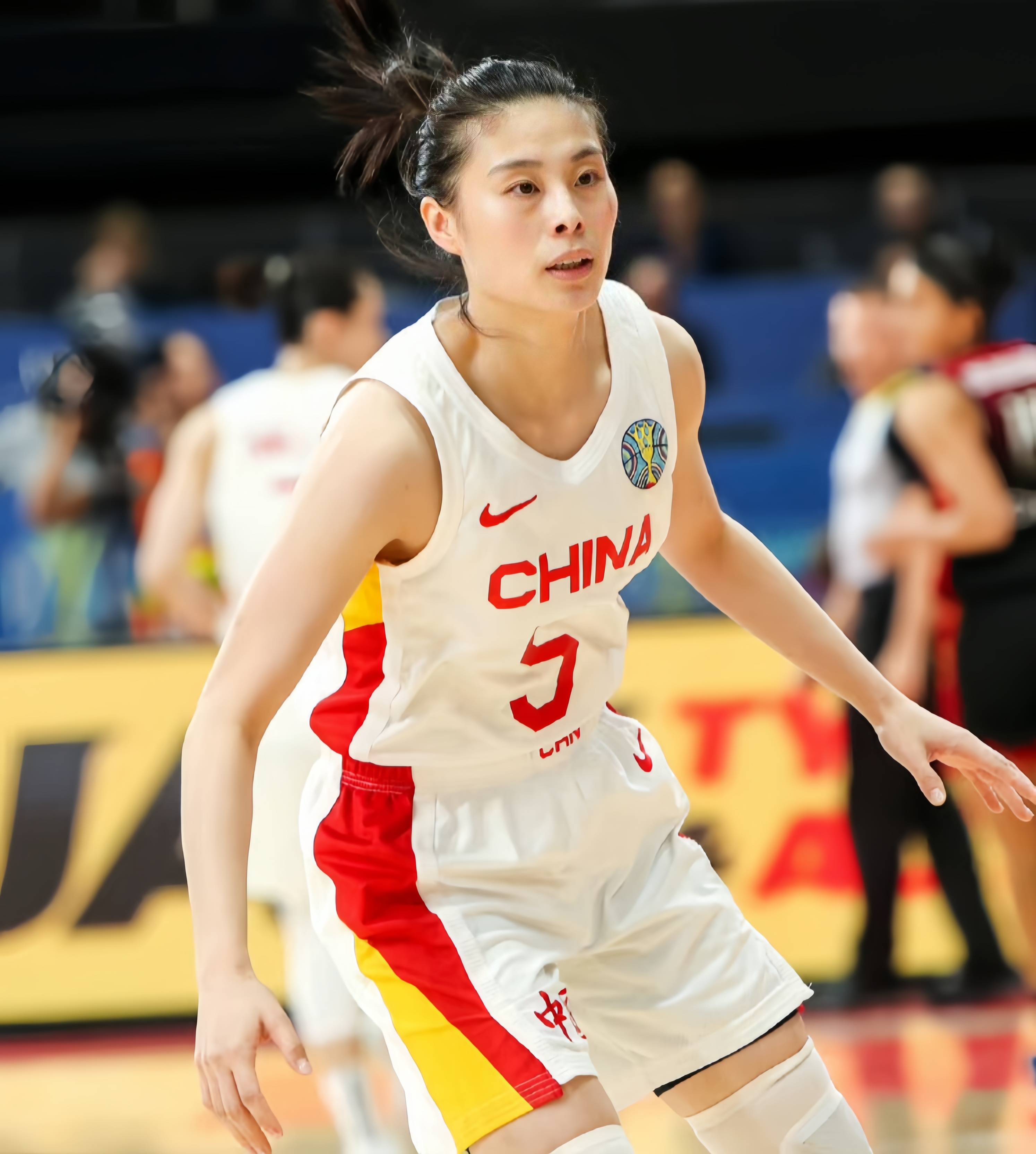 女篮6人有望离队!王思雨领衔,3大后卫年龄偏大,一人无缘奥运会
