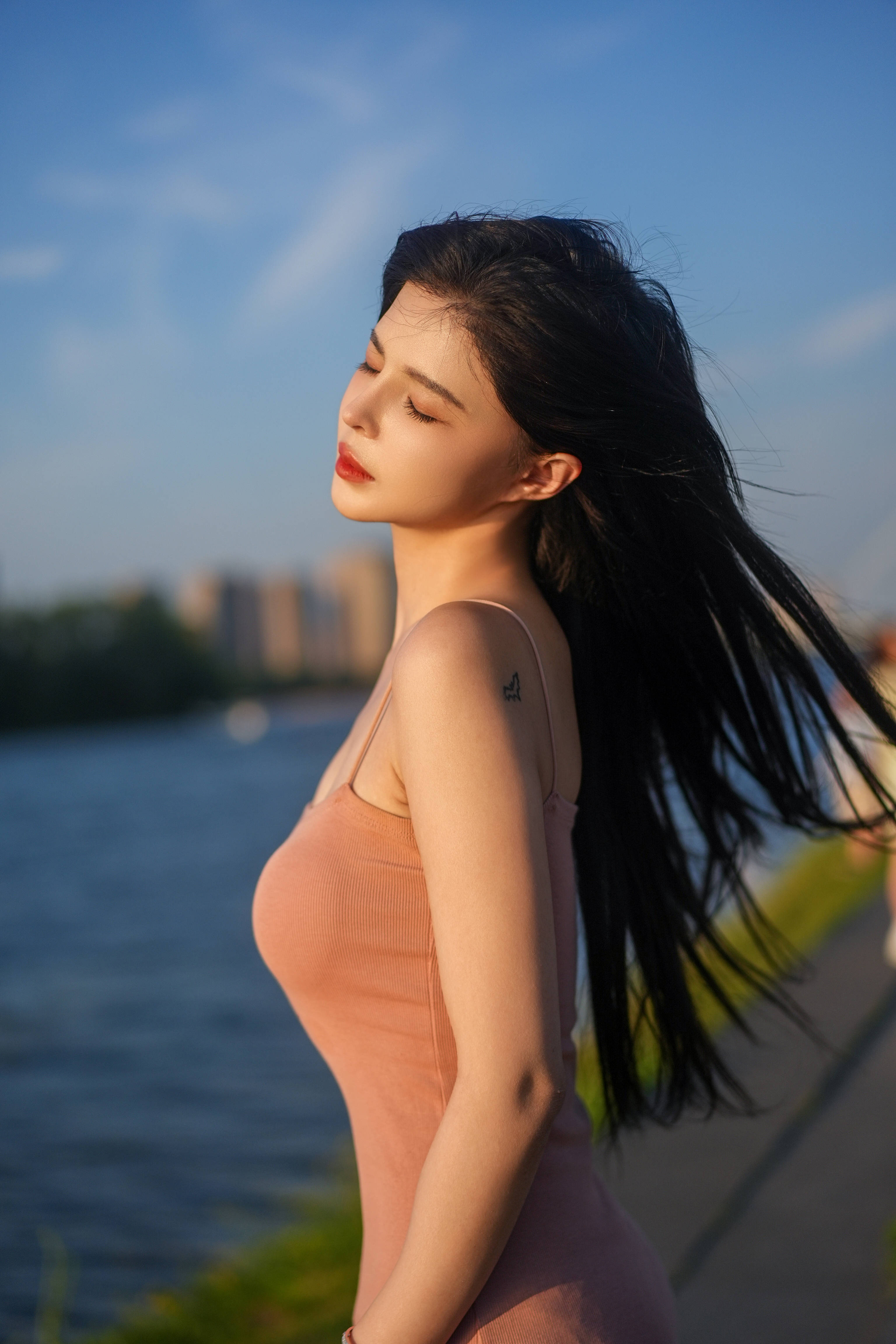 苏恩个人单曲《一个人睡》用音乐述说独处的情感波澜