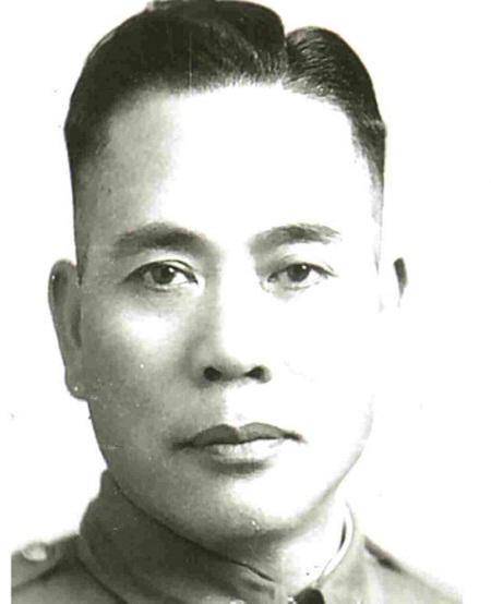 整编78师师长叶成(下图),还有他手下179旅旅长罗恕人,都是胡宗南的