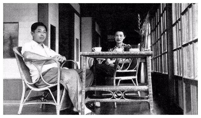 张学良重获自由后,立刻赴美看望蒋士云,称:我最爱的人在纽约