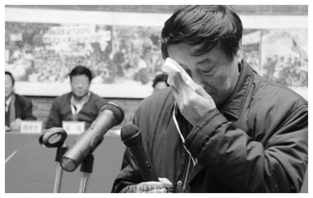 宗庆后去世,你永远想不到他生活的简朴:帆布鞋穿一年,手表送的