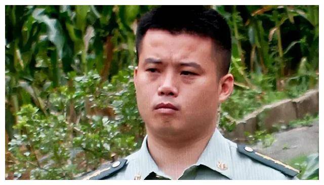 31岁女老师被特招入伍,授少校警衔,凭啥?如今现状如何