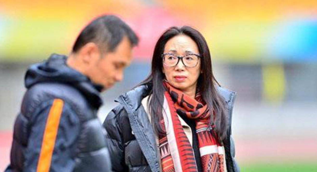 黑龙江女首富戴秀丽,身价95亿却惨遭离婚,英国丈夫:厌倦太富裕