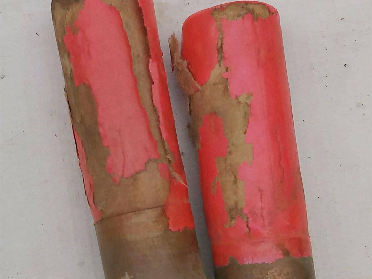 "信号弹?"冯秀英好奇地问道.