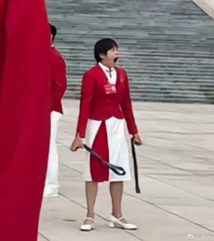 全红婵：误入巨人国的跳水新星-全红婵如何走上跳水之路
