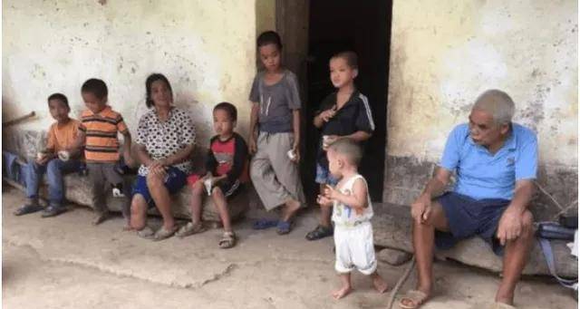 "超生游击队"真实事件:21年生下15个孩,妻子生产细节让人心疼