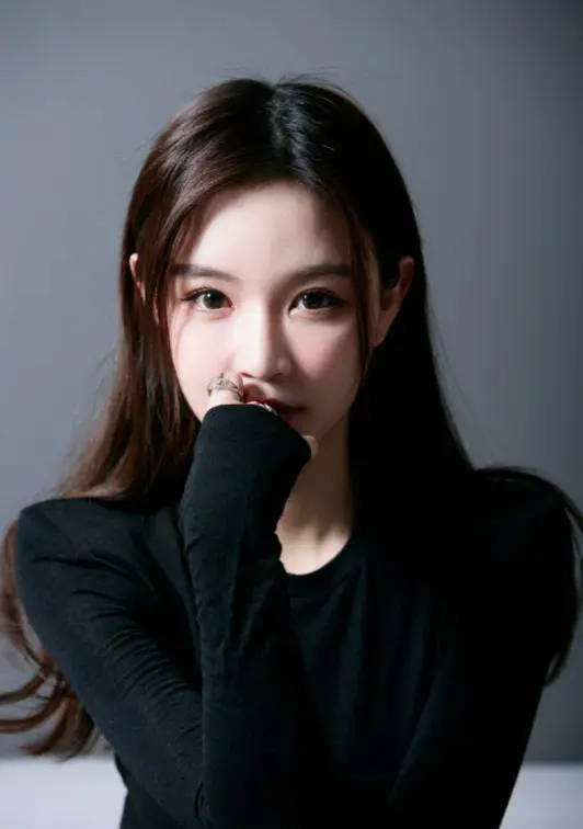 搜狐娱乐讯 8月28日,网友"candy要飞"喊话网红雪梨,目前,雪梨方面并未