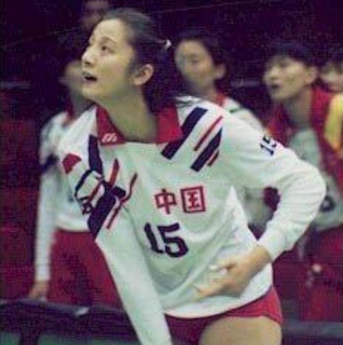 女排健将李月明:19岁入选国家队退役后,二婚嫁给美国人很幸福