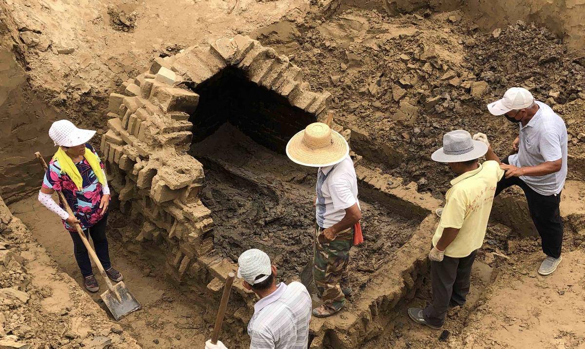 西施墓尸骨图片