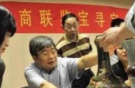 17万骗走乾隆御笔画,转手拍卖出8736万,老农将鉴宝专家告上法庭