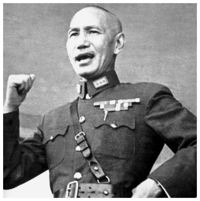 蒋介石败退台湾时,带走了多少黄金?蒋经国:每个铜板敲开都是血