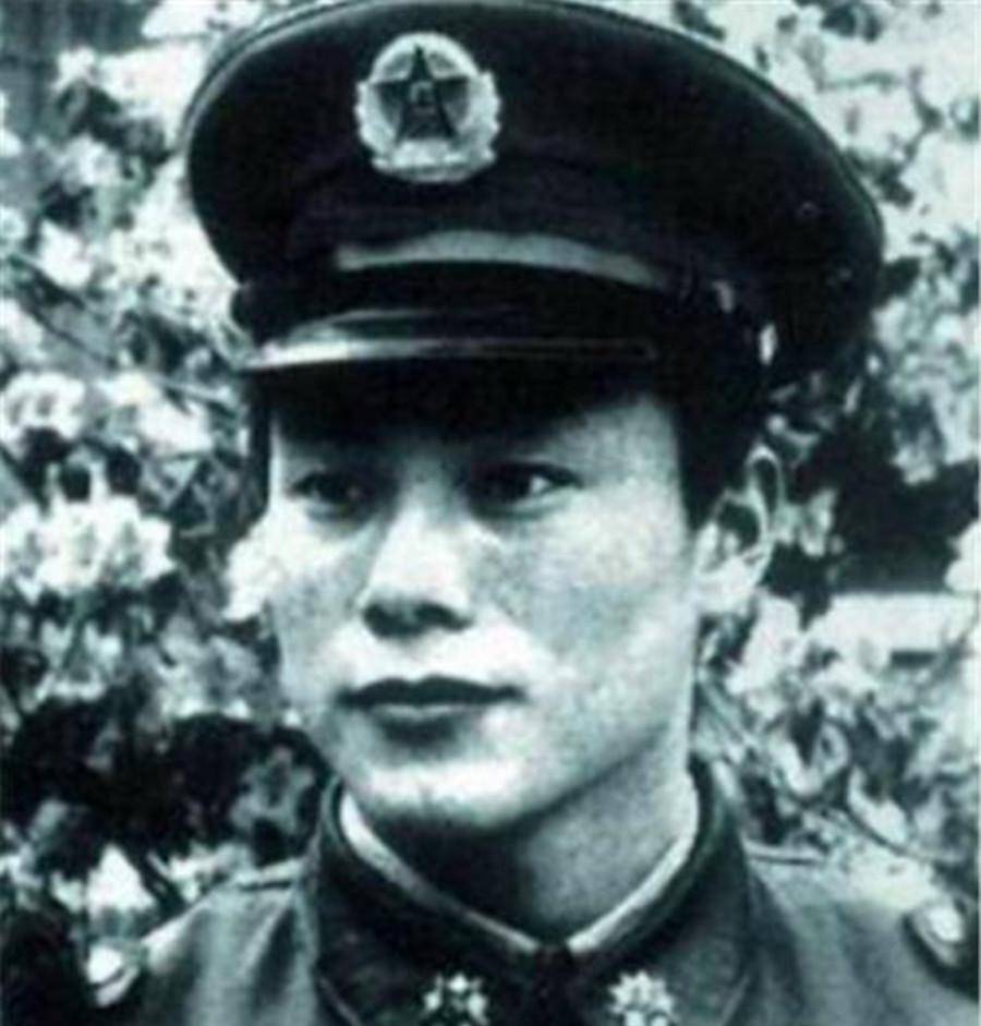 人民英雄徐洪刚:以1敌4勇斗歹徒,身中14刀,后来他怎么样了?