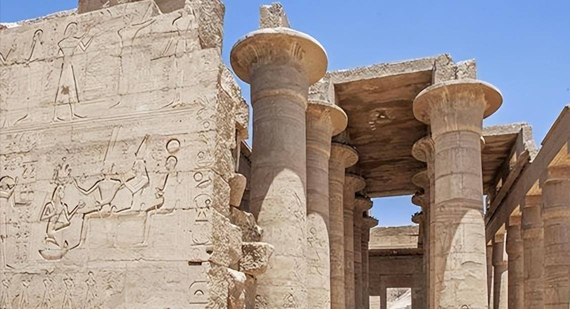 拉美西斯二世大兴土木,在埃及和努比亚到处建筑或扩建庙宇宫殿,其中尤