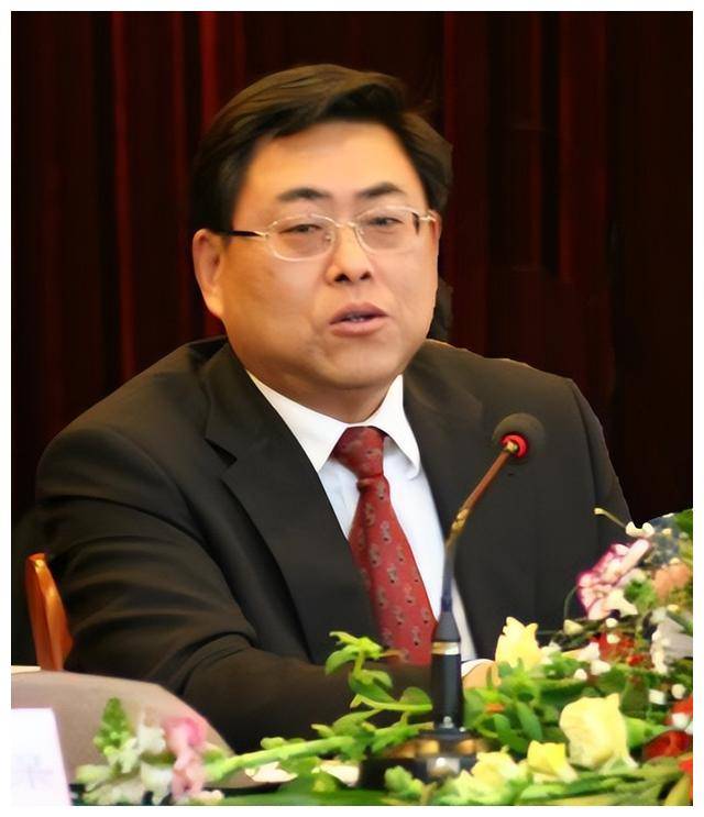 9天前,他刚刚从安徽省池州市委书记晋升为安徽省副省长,成了省级干部.