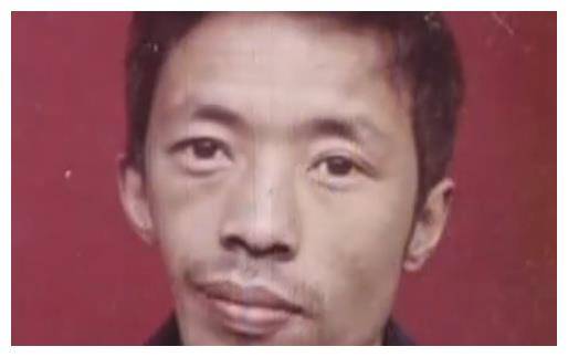 但是显然这个方法不行,后来这行人又找到了一个叫陈建文的人,想要通过