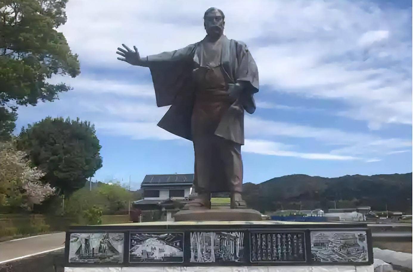 这还要从1870年,一位名叫岩崎弥太郎的人开始说起.