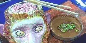 人是铁饭是钢,一顿不吃饿得慌,在普通老百姓还吃不饱饭的时候,皇室王