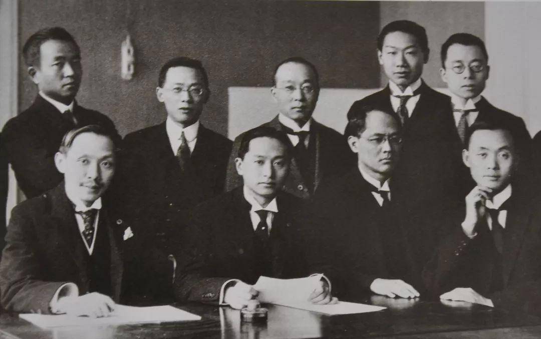 豪言壮语的巅峰:顾维钧的慷慨陈词1919年,中国代表团在巴黎和会上的