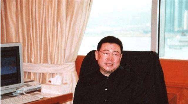 奸商刘銮雄:变卖名下300家公司套现500亿,全家逃到英国逍遥_香港_刘火