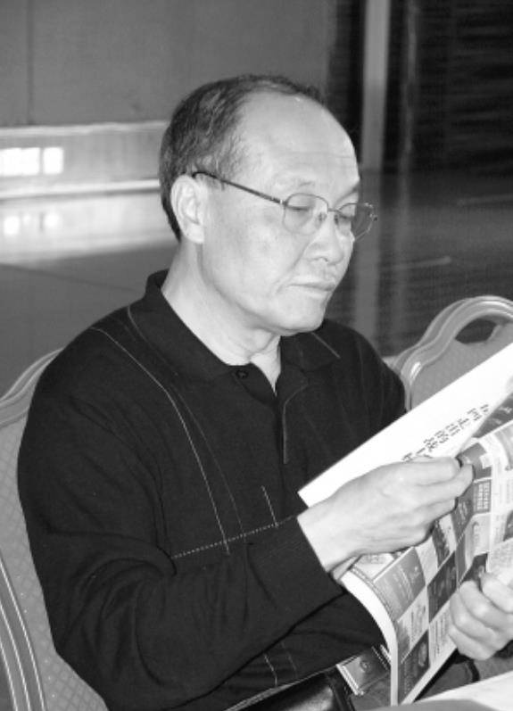 接受采访,用两句话,揭开爷爷晚年真实生活状态_江津_陈松年_陈长琦