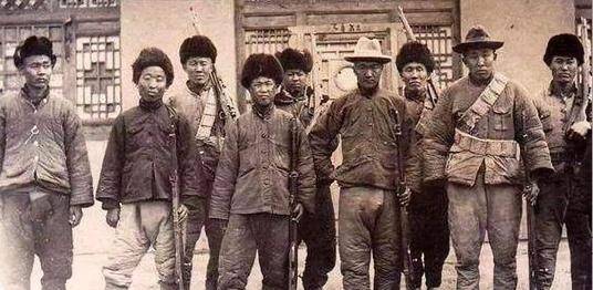 儿子上山劝降,恶匪姚大榜:逆子!虎毒不食子,今天我就吃了你