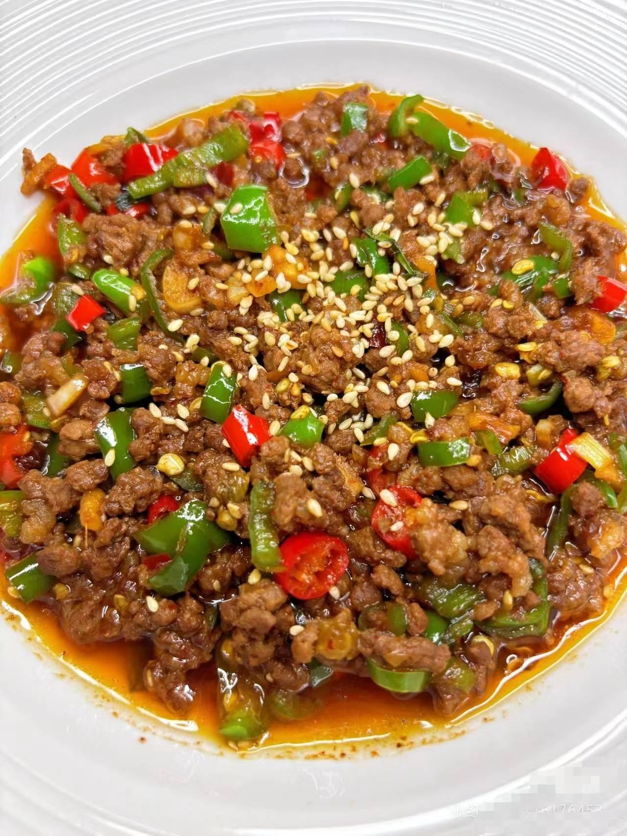 【舌尖盛宴】双椒碎牛肉:香辣交融,每一口都是满足!