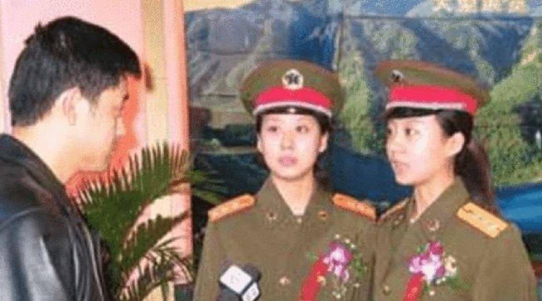 后来姐妹俩分别考上了中国人民解放军第四军医大学和国防大学的研究生