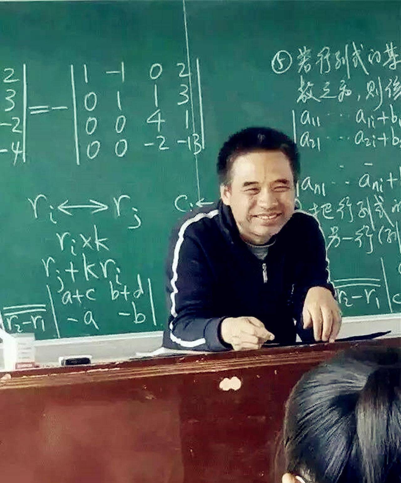他14岁考上北大,当大学讲师几十年,吃饭舔盘子,外号扫地僧_王晓琮