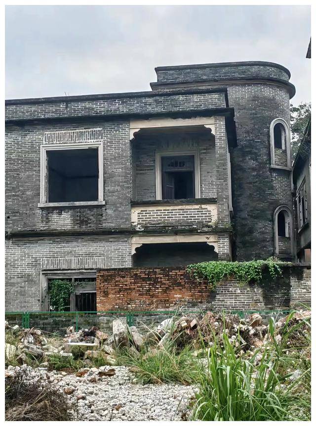广州小岛上藏着民国四兄弟豪宅,美其名曰"荣华富贵",今安在?