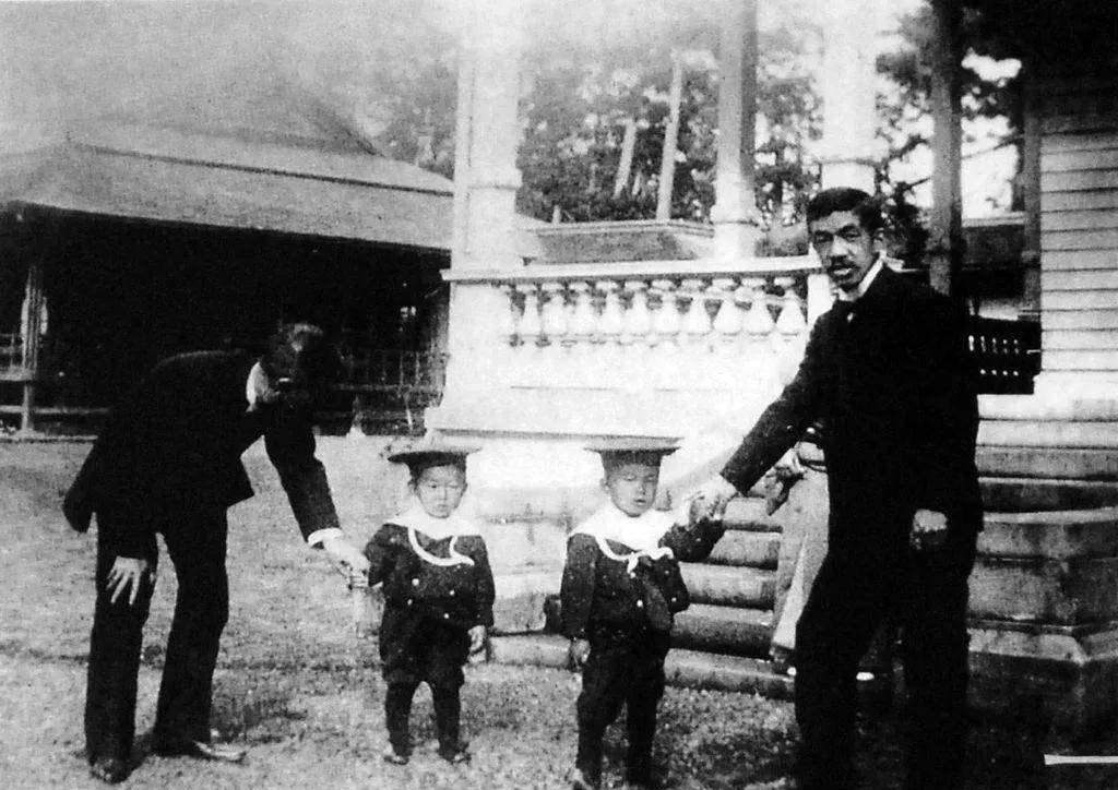 裕仁亲自下令,干掉自己父亲-大正天皇