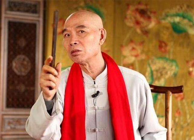 李伯清:现在的葬礼不严肃,聚在一起吃饭打牌的人都不一定是亲戚