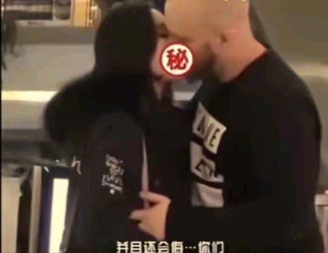 男老外在上海街头挑战亲吻100个陌生女人,居然挑战成功了!