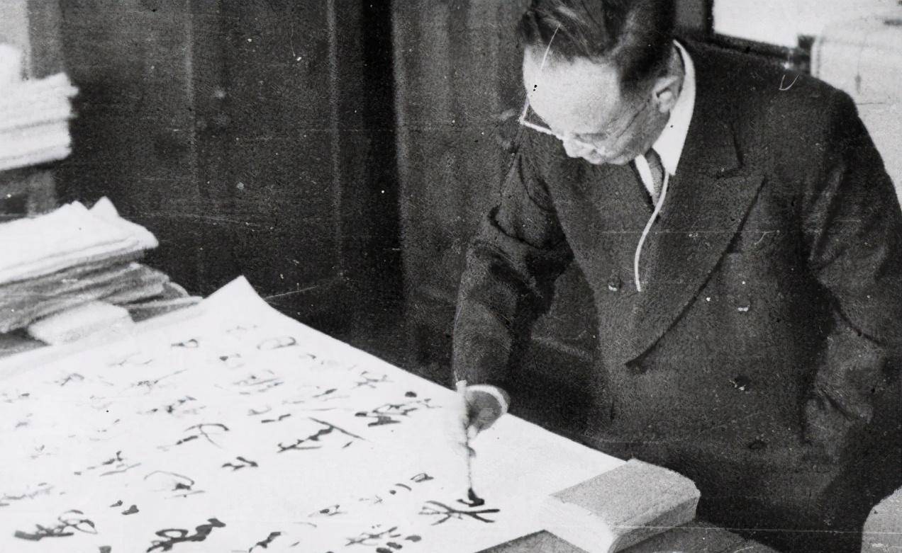 郭沫若题"山东博物馆",字体被多次调侃,书法专家要求换匾