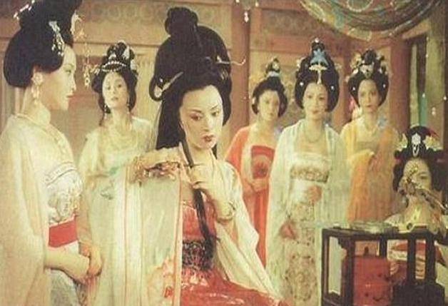 杨贵妃与安禄山互生情愫,怕被发现误打误撞发明一物,至今仍在用