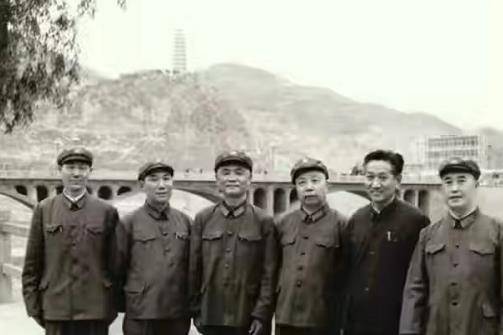 1979年一老农找到兰州军区,上将肖华亲自迎接,聂帅派人探望_卢子美