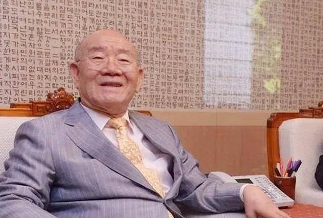 1979年10月26日全斗焕篡权纪实:判死刑,改无期,被特赦_朴正熙_金载圭_郑升和