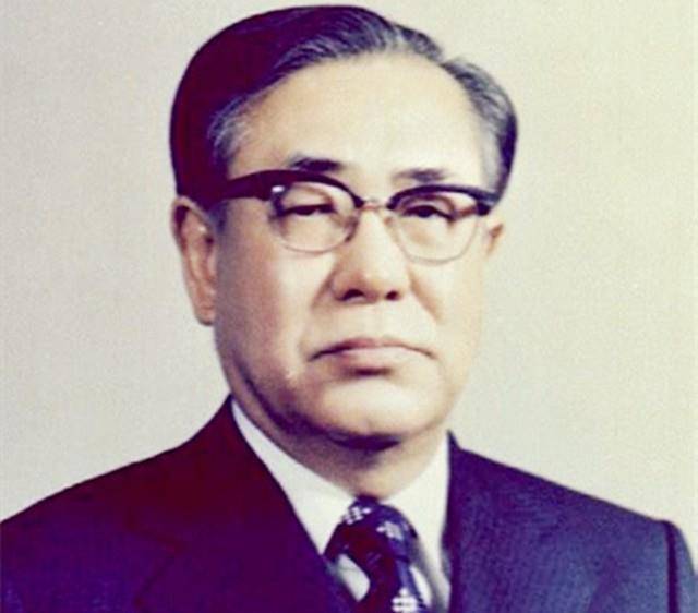 1979年10月26日全斗焕篡权纪实:判死刑,改无期,被特赦_朴正熙_金载圭_郑升和
