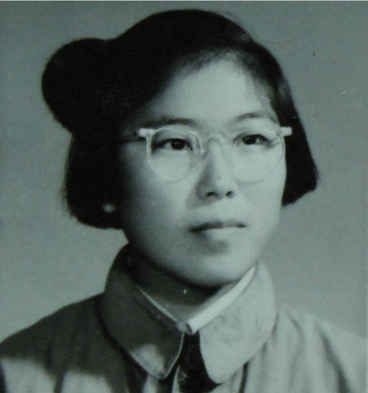 70年代初,被人故意怂恿,嫁给贫下中农的女知青白启娴,结局如何