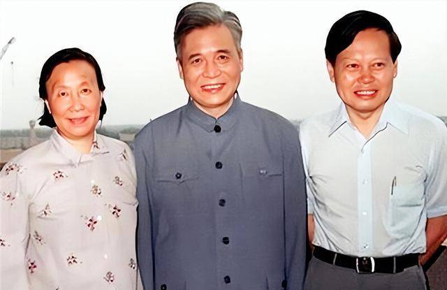 苦等邓稼先28年的许鹿希,93岁仍住60平米老房子,子女现在如何?