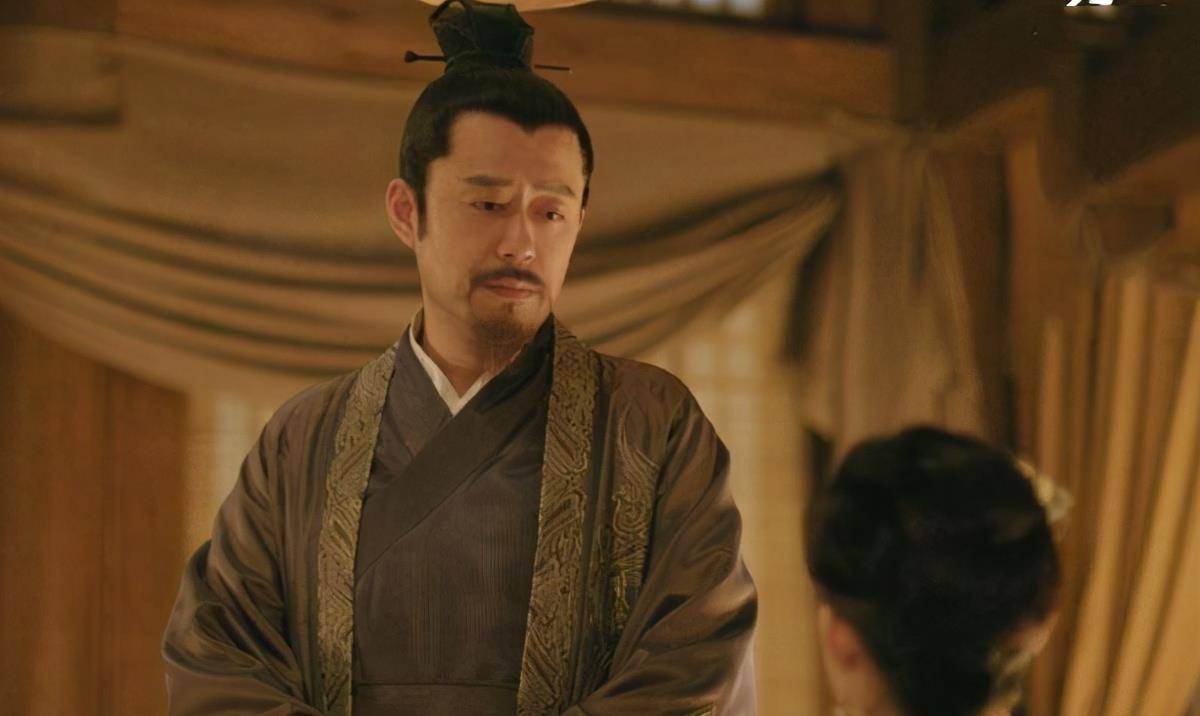 知否:盛紘拿鸡毛掸子赶人,那一刻我突然相信,他疼极了明兰!