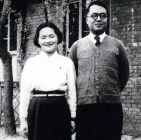 钱钟书儒雅,却能不顾形象与人撕打:男人的魅力,在于为妻女而战