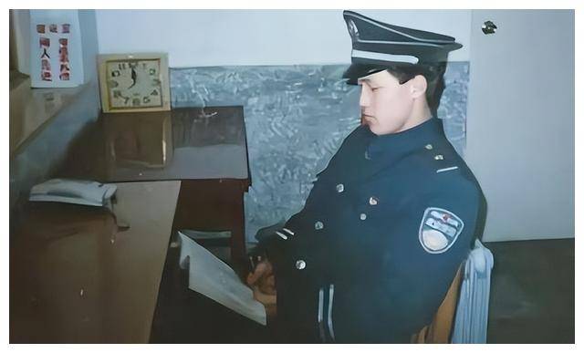 28年前,北大保安高考第一人张俊成,如今成职校校长_工作_曹燕_英语