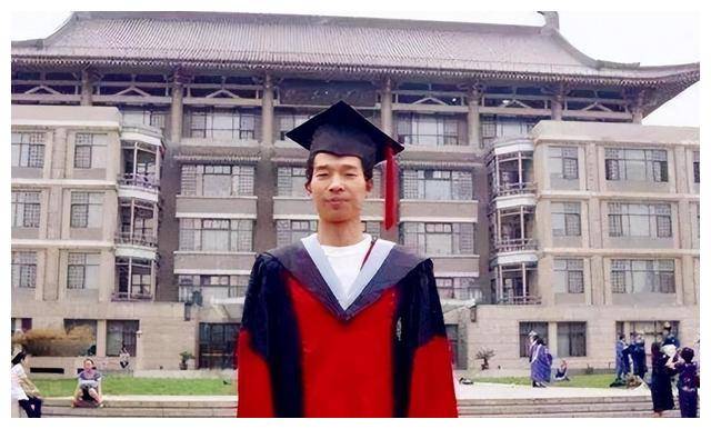 28年前,北大保安高考第一人张俊成,如今成职校校长_工作_曹燕_英语