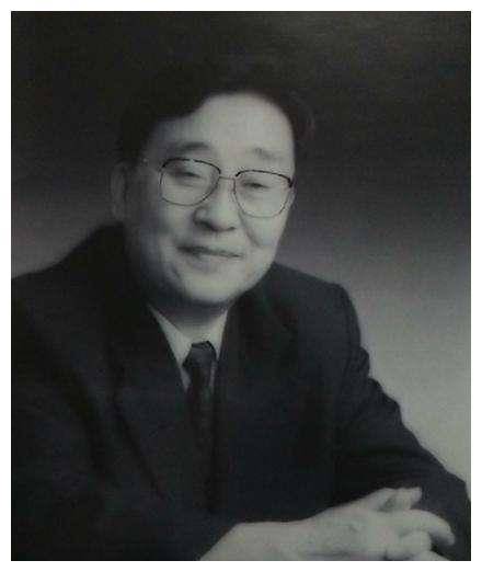 他52岁任央行行长,25岁入党,49岁任安徽省委书记,如今84岁