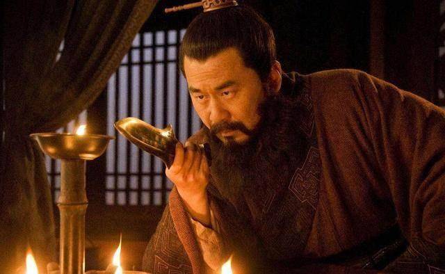 杨修之死是因为他太聪明没有错,但是怪曹操太嫉妒就太错了