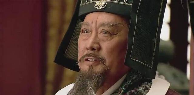 何灌得知朔方城的主将名叫吕师,他也使得一手好弓箭,于是便给吕师下了