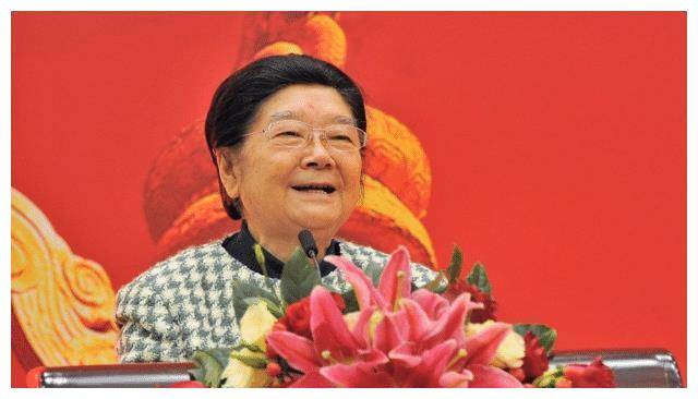 顾秀莲:我国第一位女省长,周总理亲自提拔,85岁仍在岗位